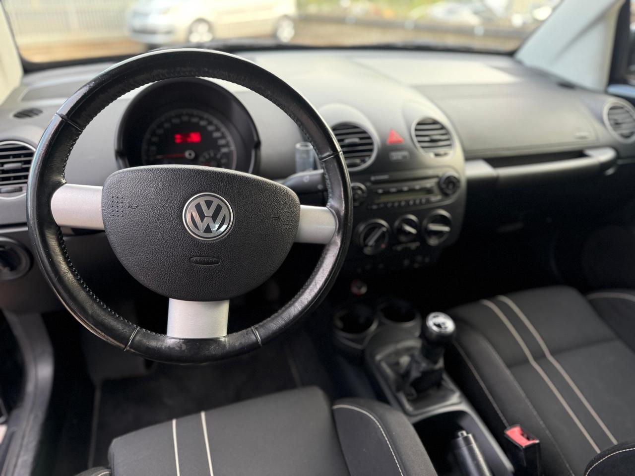 Volkswagen New Beetle 1..4 Cabrio benzina