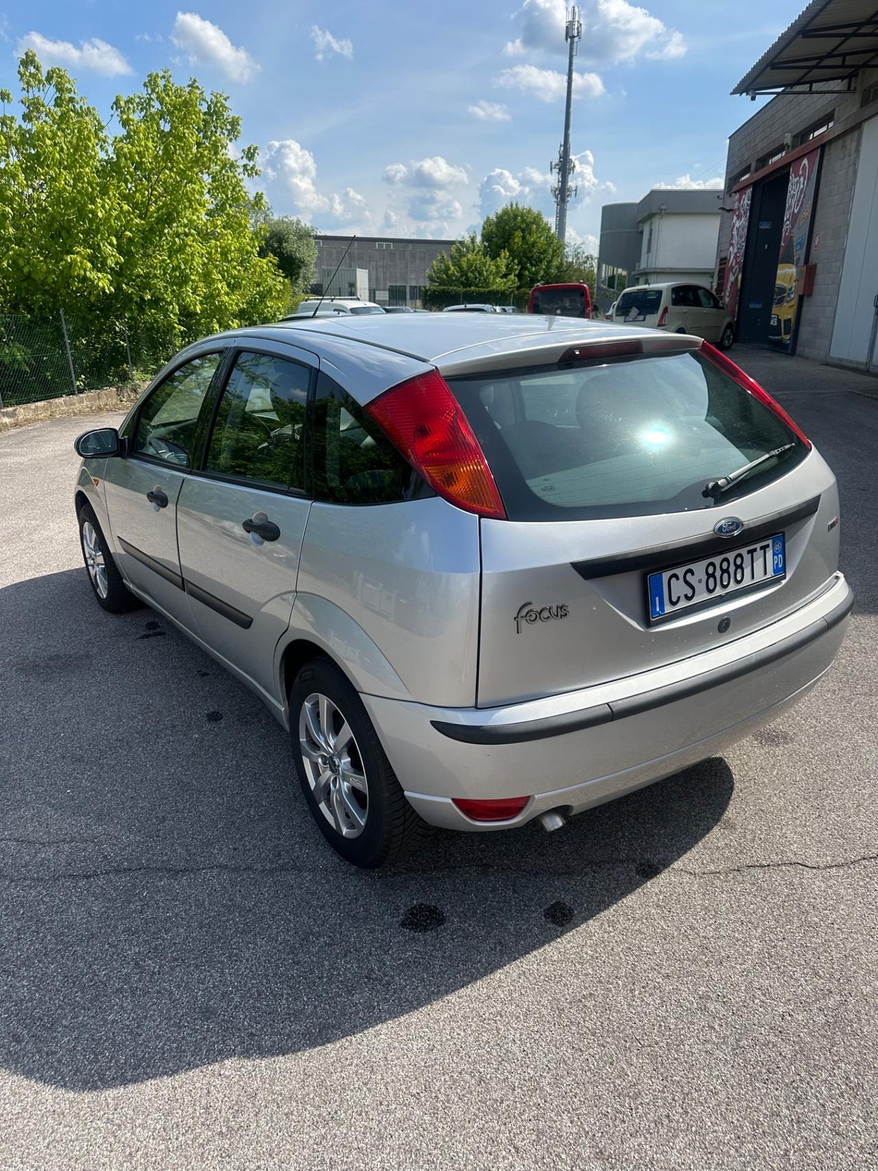 Ford Focus 1.8 TDCi (100CV) cat 5p. Zetec 93000km