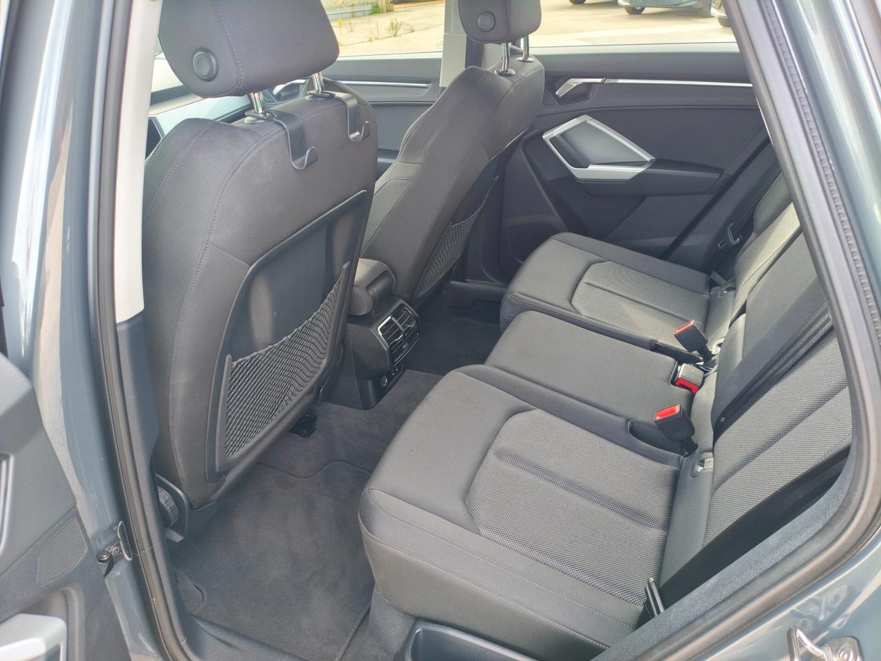 Audi Q3 35 TDI S tronic Business