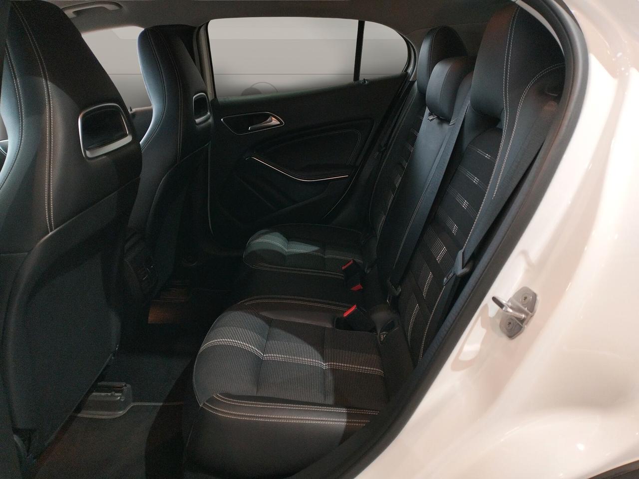 Mercedes-Benz GLA 200 d Premium 4matic auto