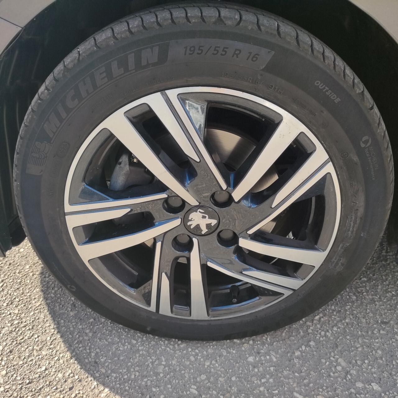 Peugeot 208 PureTech 100 Stop&Start 5 porte Allure