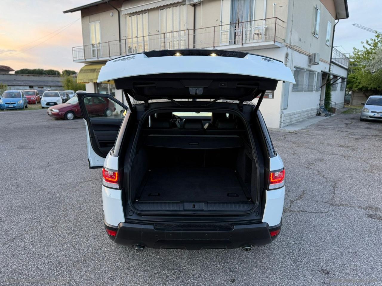 LAND ROVER Range RoverSPORT 3.0 SDV6 HSE