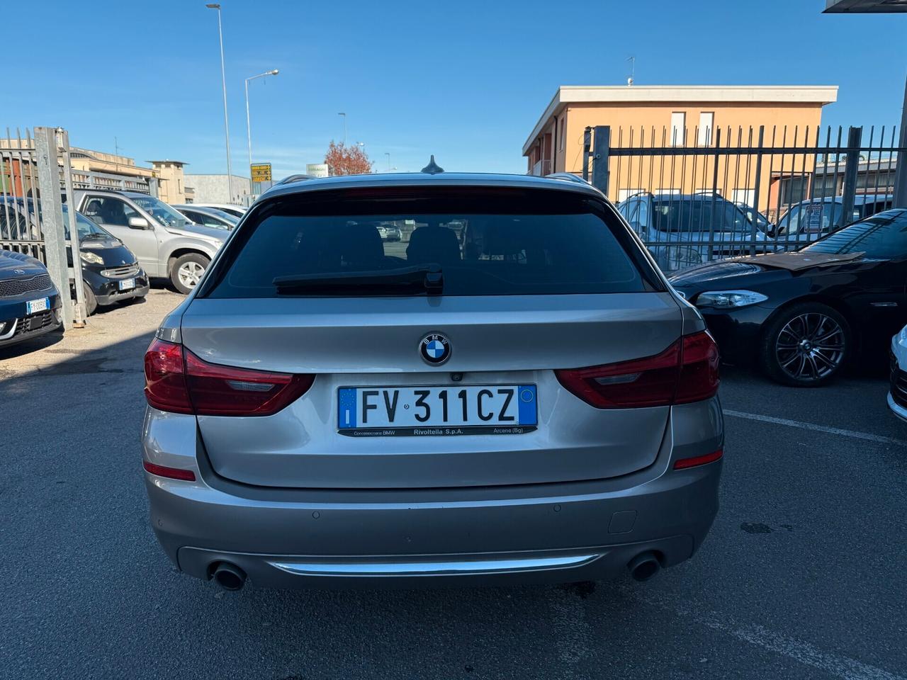 BMW 530 Touring xdrive Luxury 265cv auto / Service In BMW