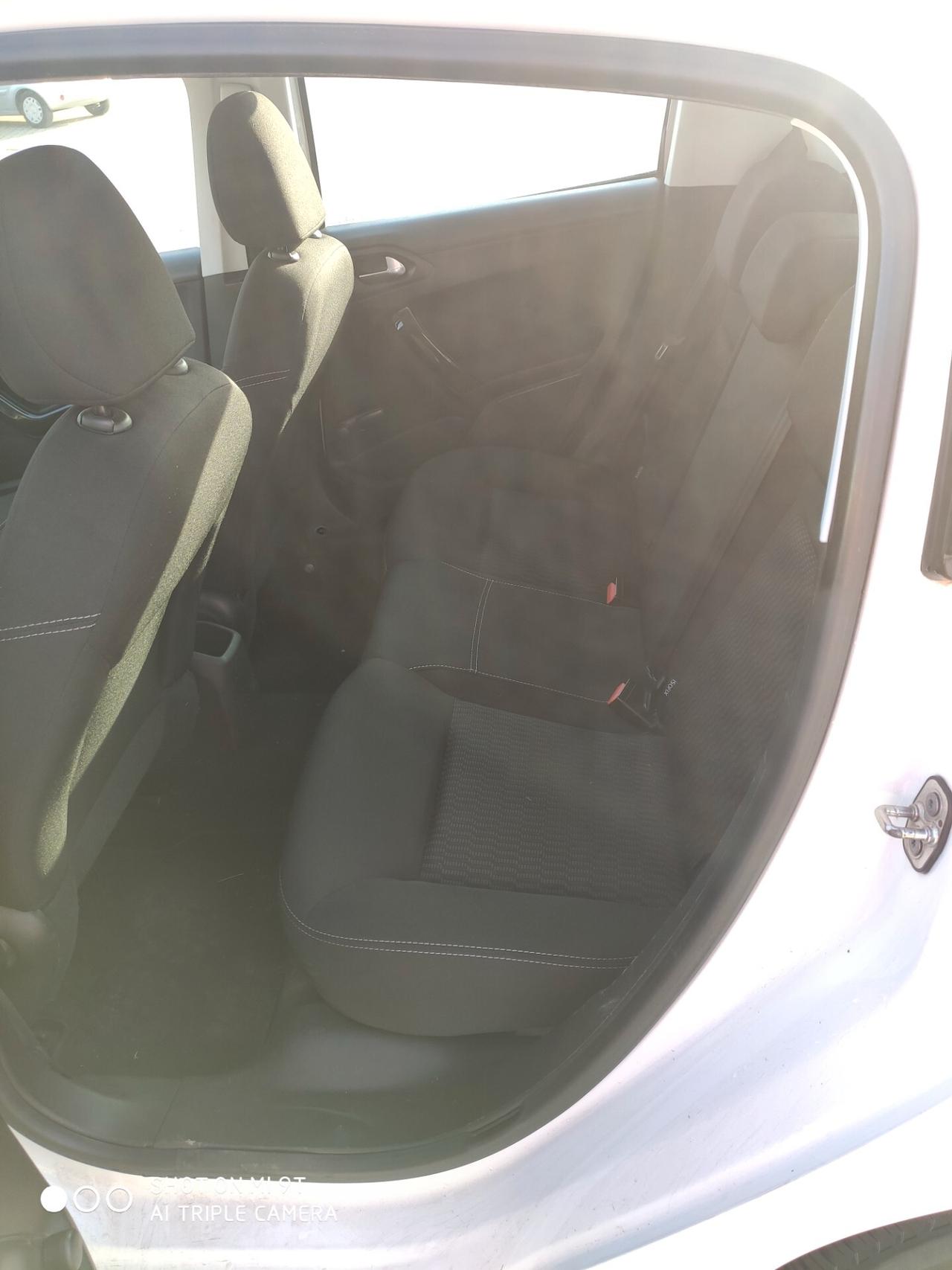 Peugeot 208 PureTech 82 5p. GPL Active