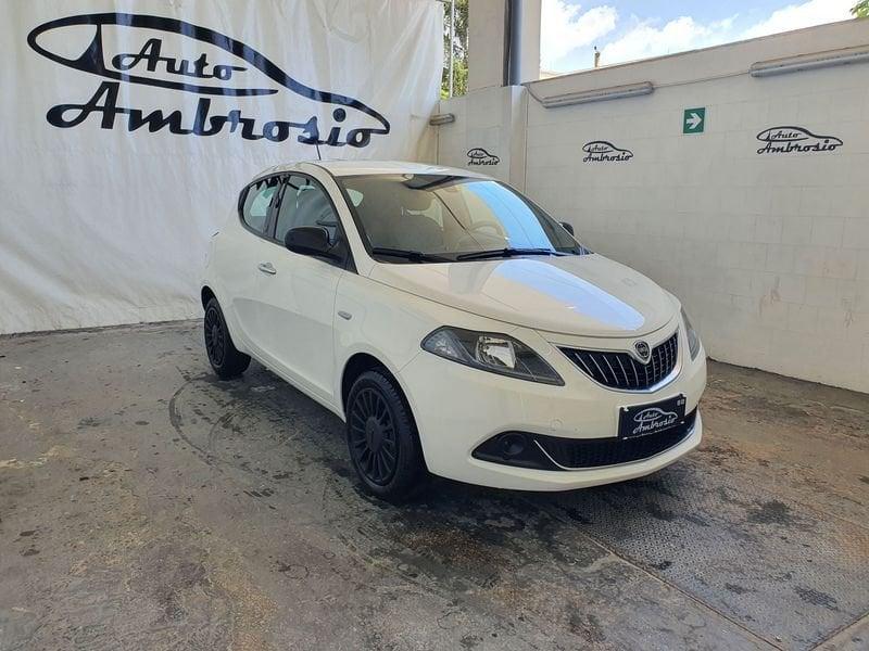 Lancia Ypsilon 1.0 FireFly S&S Hybrid Silver ECOCHIC TUA DA 119,00 AL MESE