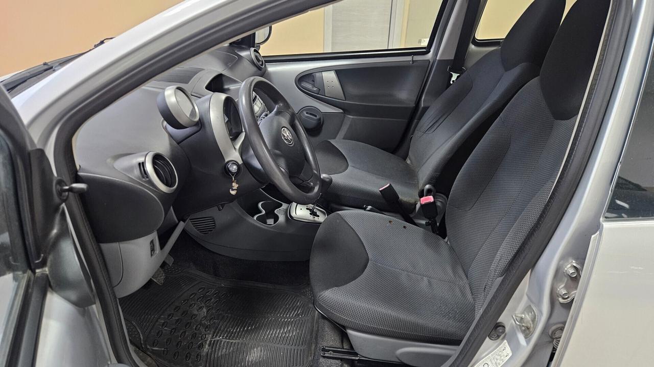 Toyota Aygo 1.0 12V VVT-i 5 porte Sol