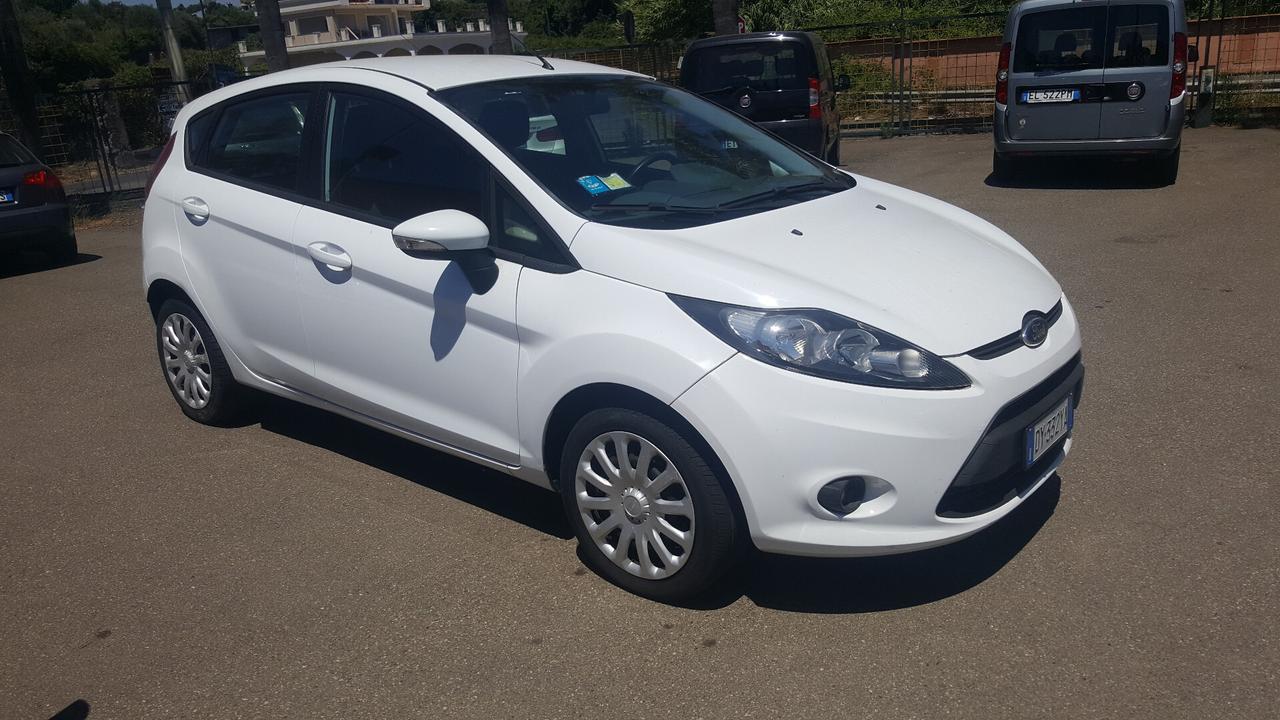 Ford Fiesta 1.4 5 porte Bz.- GPL Titanium