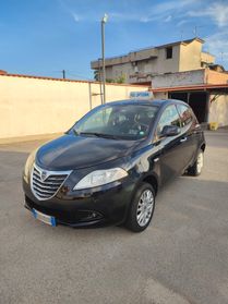 Lancia Ypsilon 0.9 TwinAir 85 CV 5 porte Metano Ecochic Silver