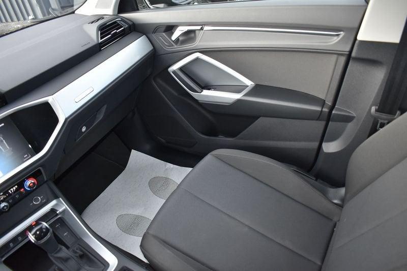 Audi Q3 35 TDI quattro S tronic Business