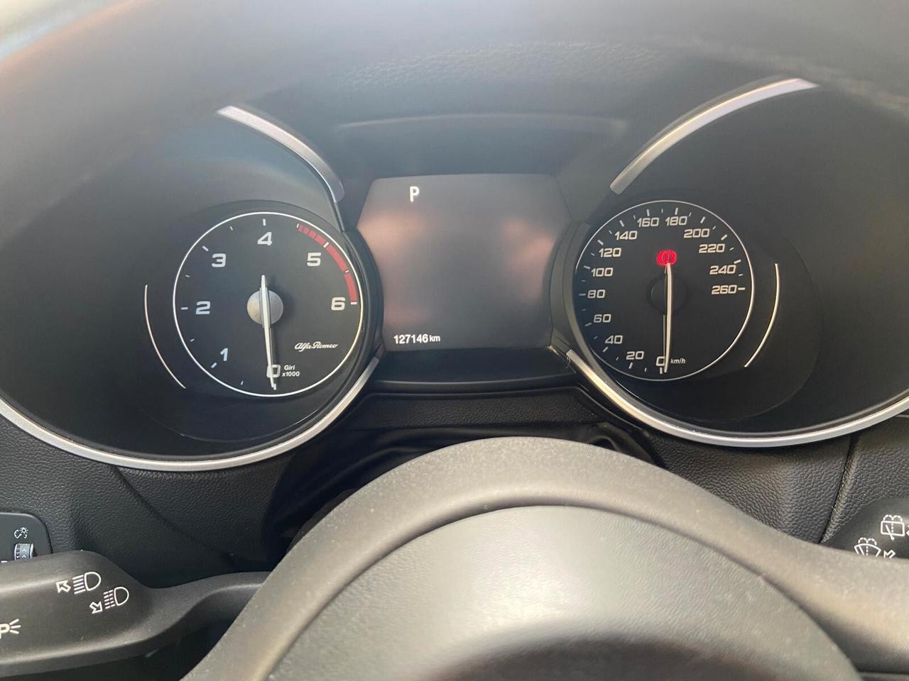 Alfa Romeo Stelvio 2.2 Turbodiesel 160 CV AT8 RWD Business