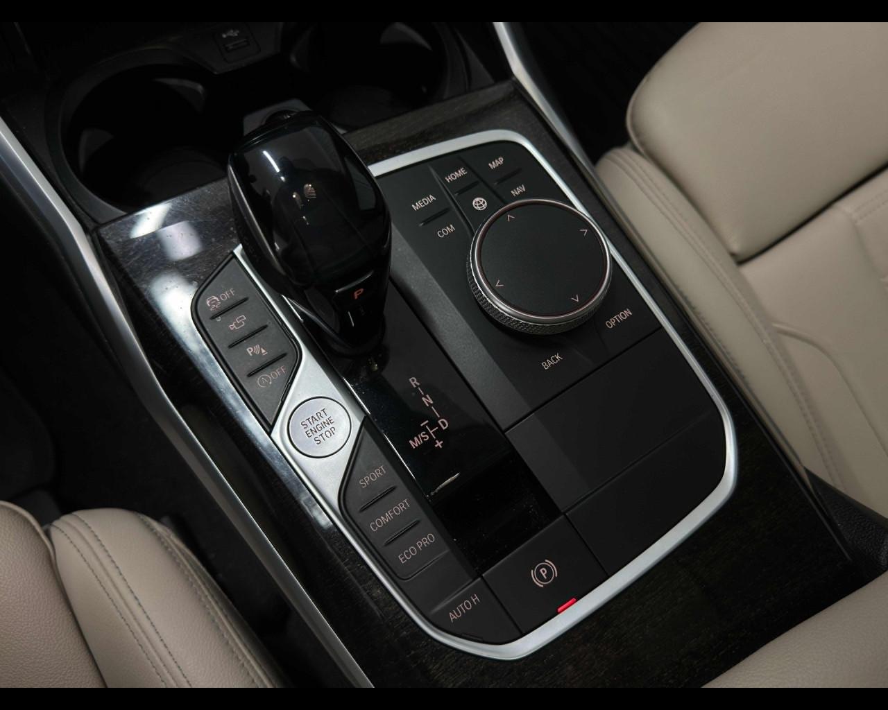 BMW Serie 3(G20/1-80/1) - 320i Touring Luxury