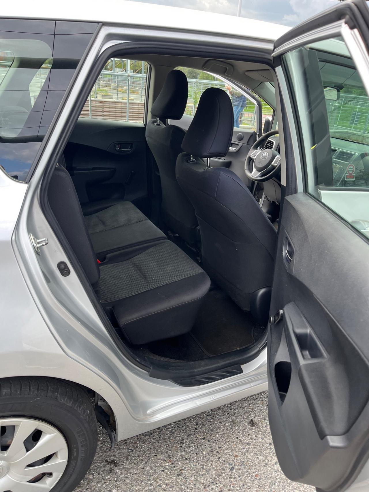 Toyota Verso-S 1.3 MT Active