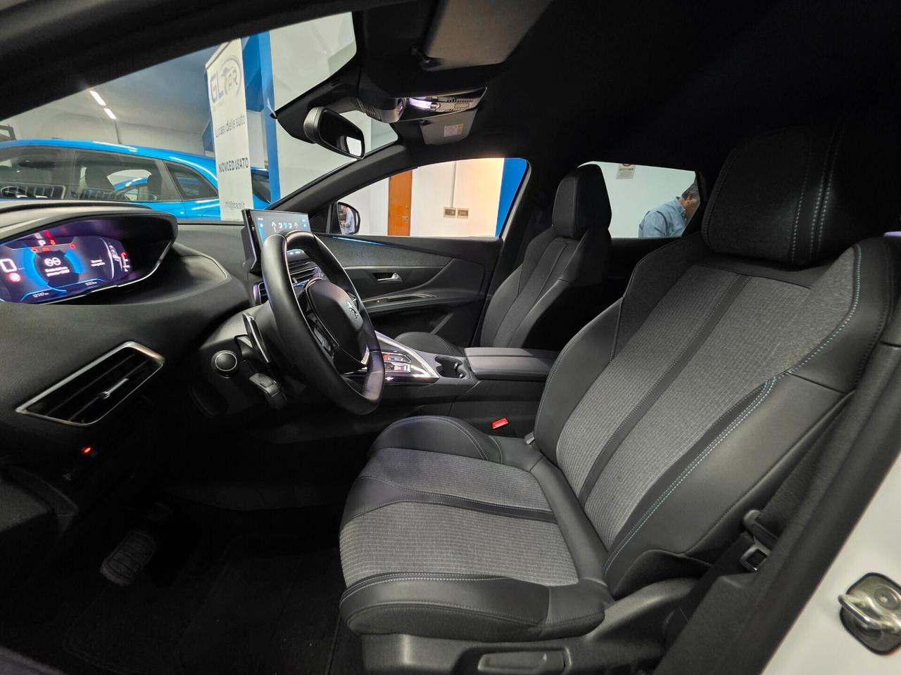 Peugeot 3008 1.5hdi 2023 EAT8 Allure