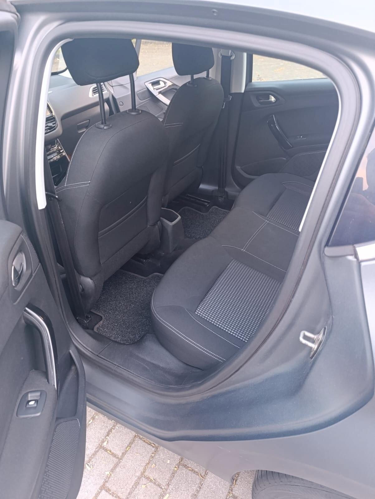 Peugeot 208 PureTech 82 ETG5 S&S 5 porte Allure