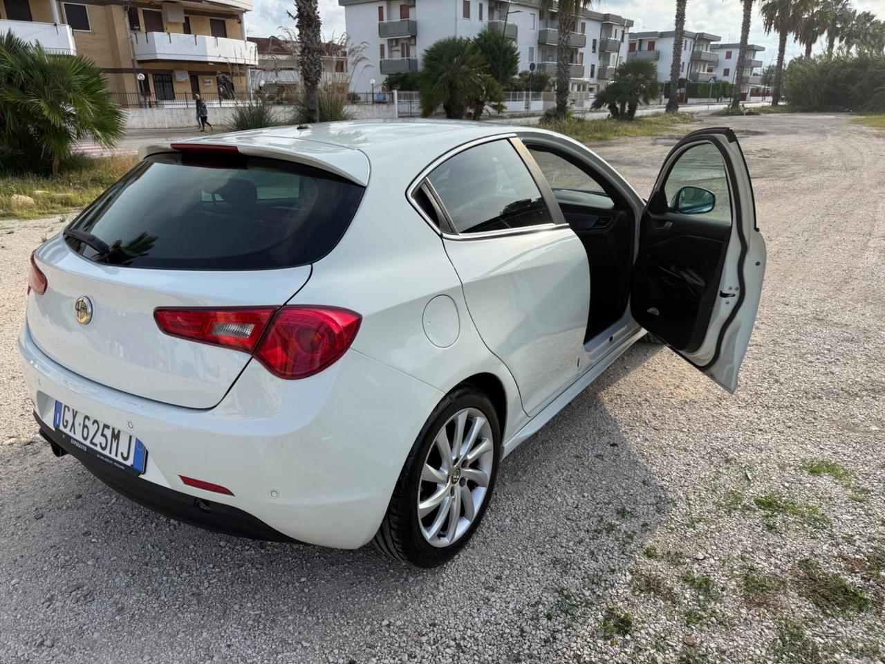 Alfa Romeo Giulietta 1.6 JTDm-2 105 CV Distinctive