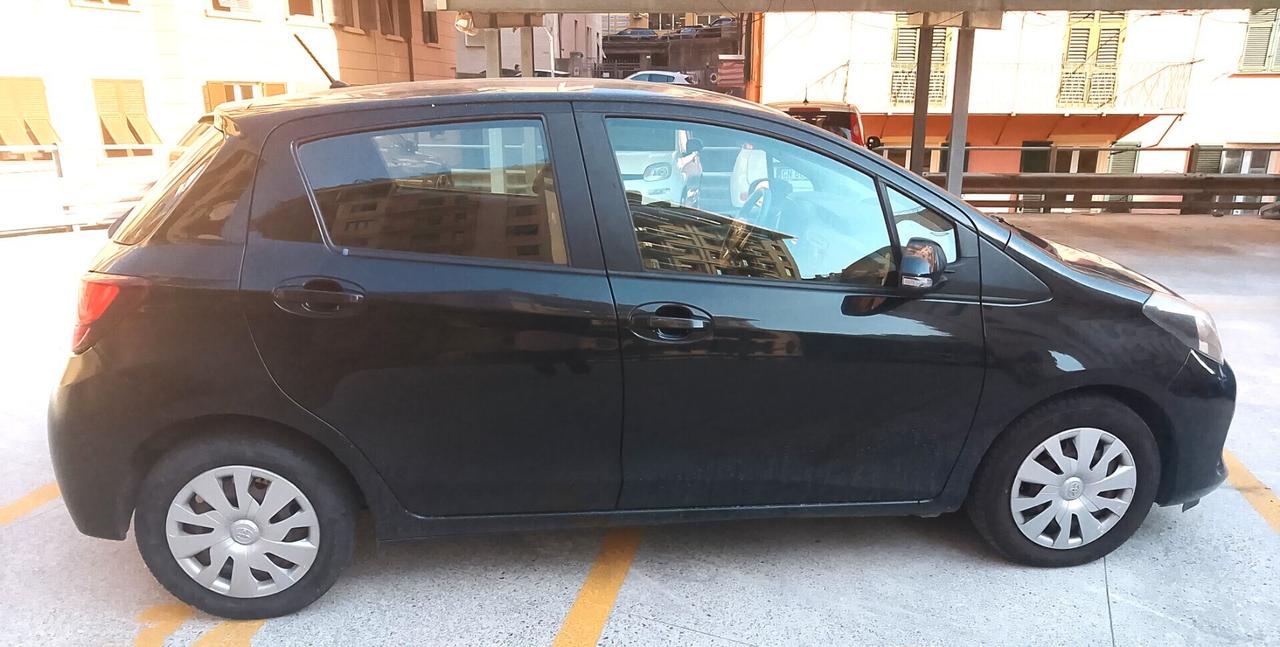 Toyota Yaris 1.4 D-4D 5 porte Active