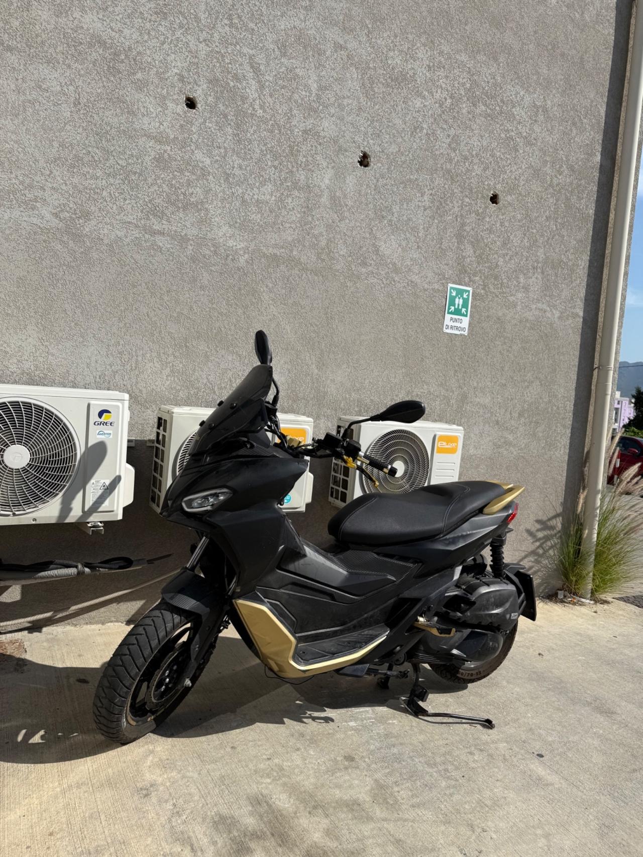 Aprilia sr gt 125