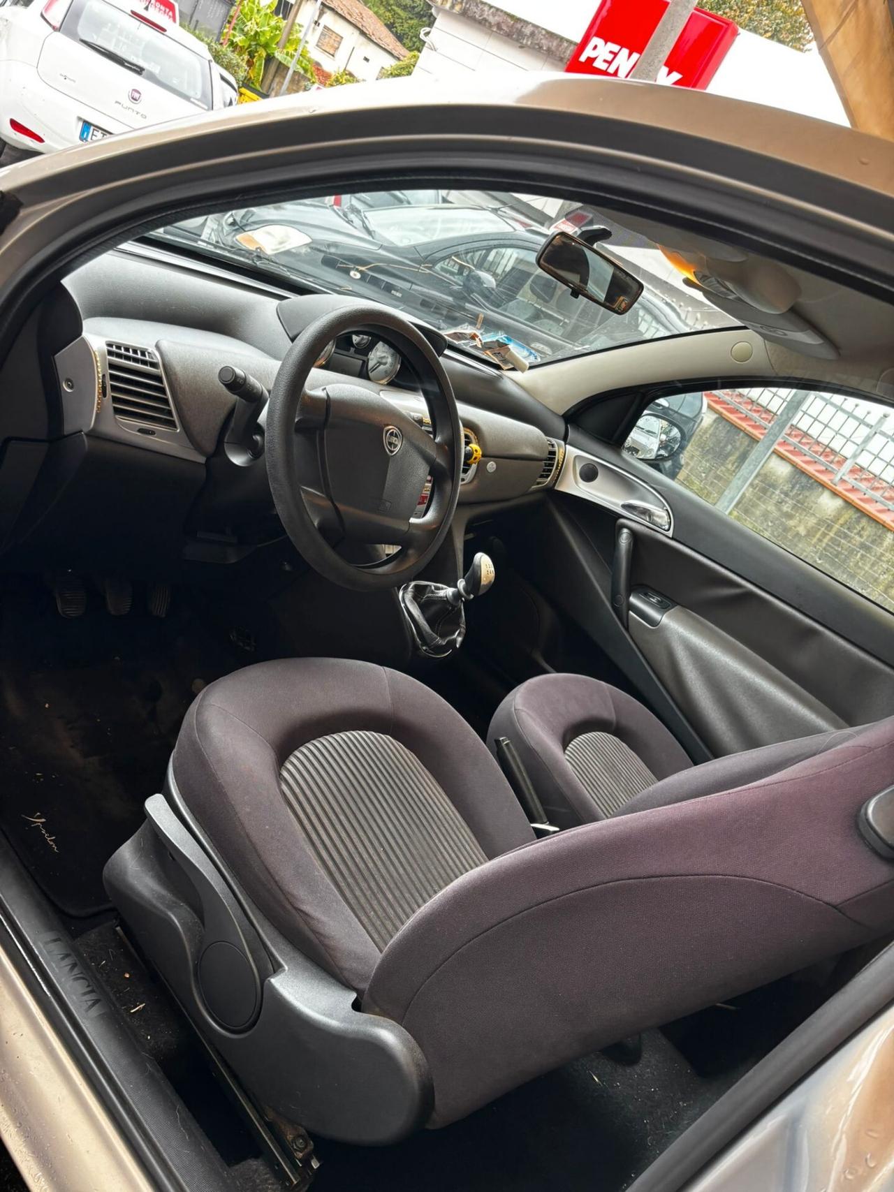 Lancia Ypsilon 1.2 Argento