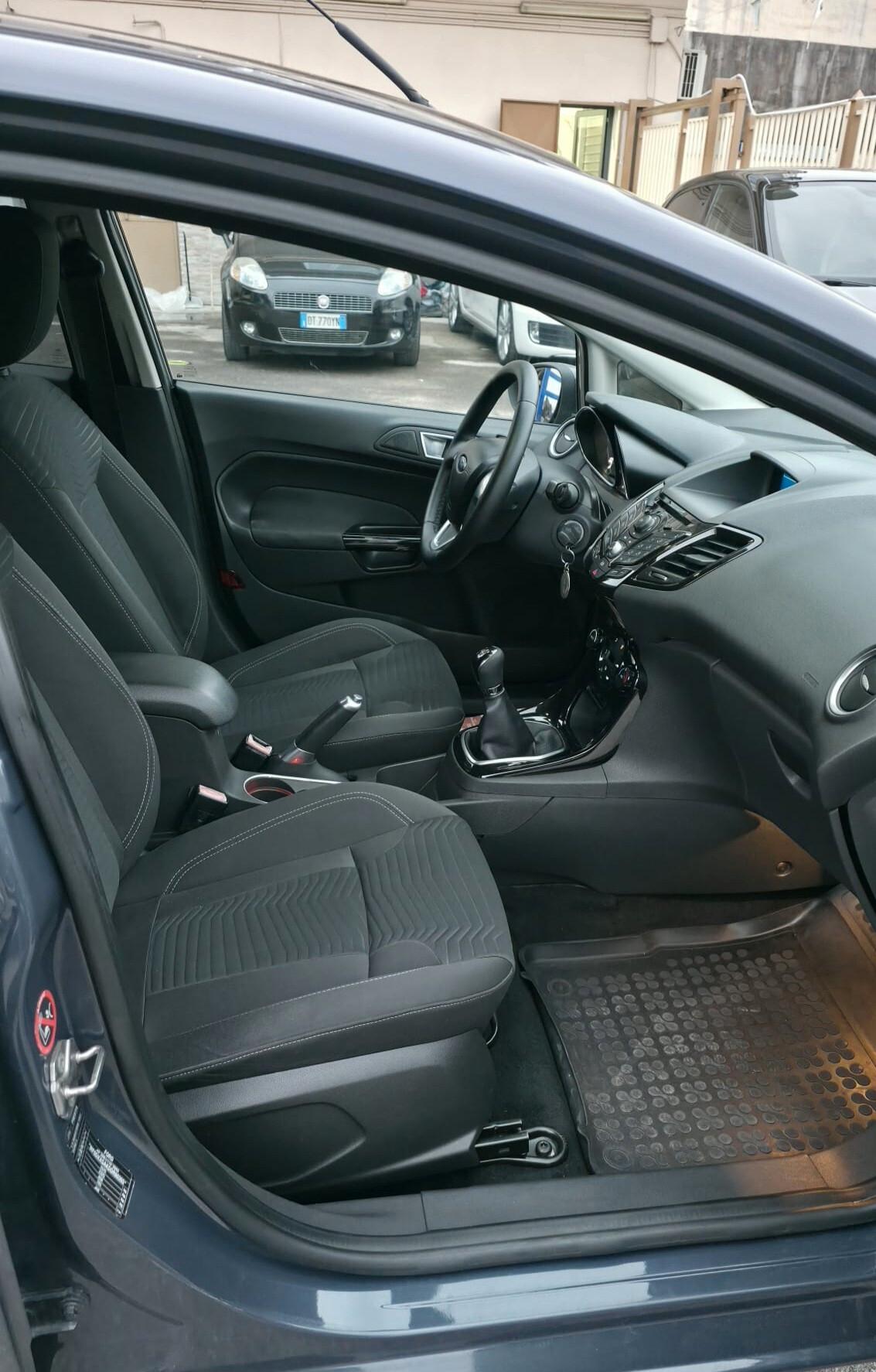 Ford Fiesta 1.5 TDCi 75CV 5 porte Titanium