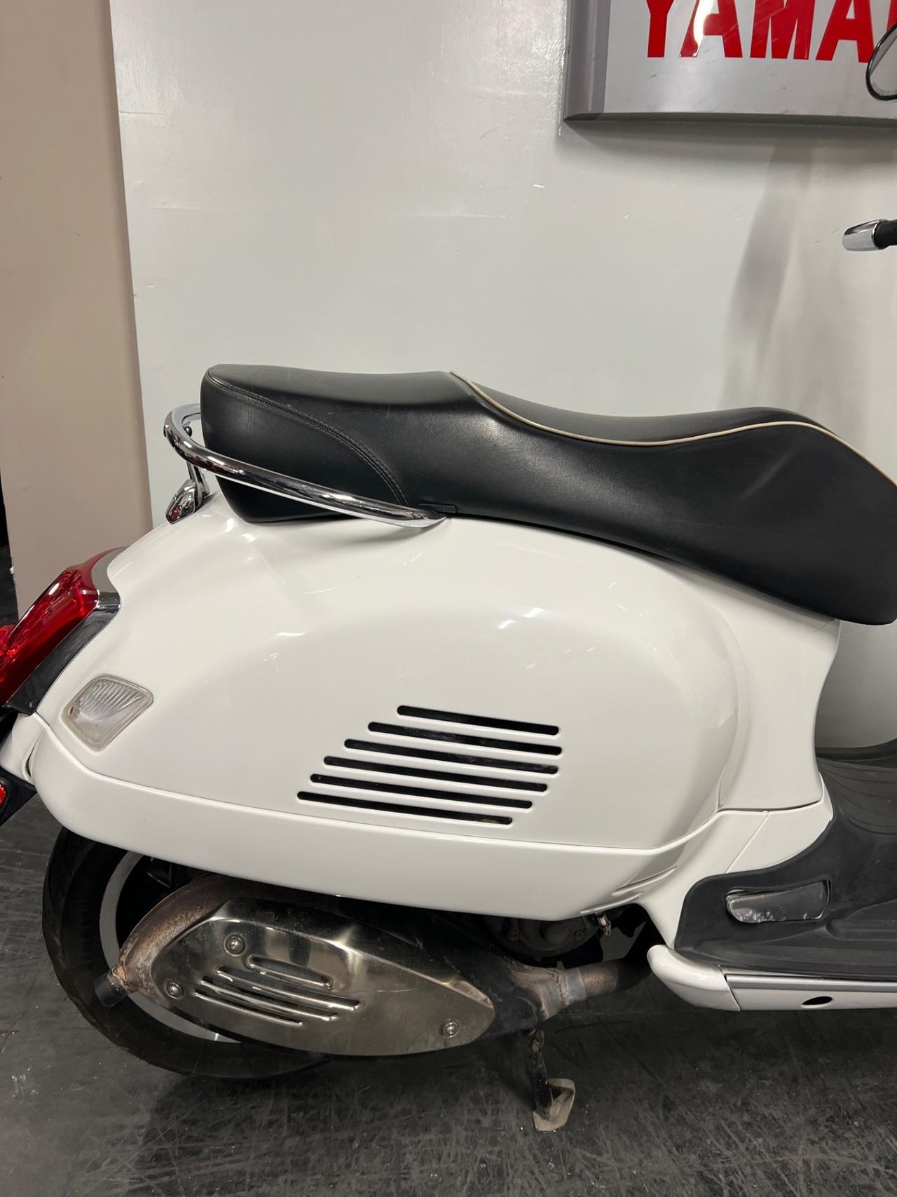 Vespa GTS 300