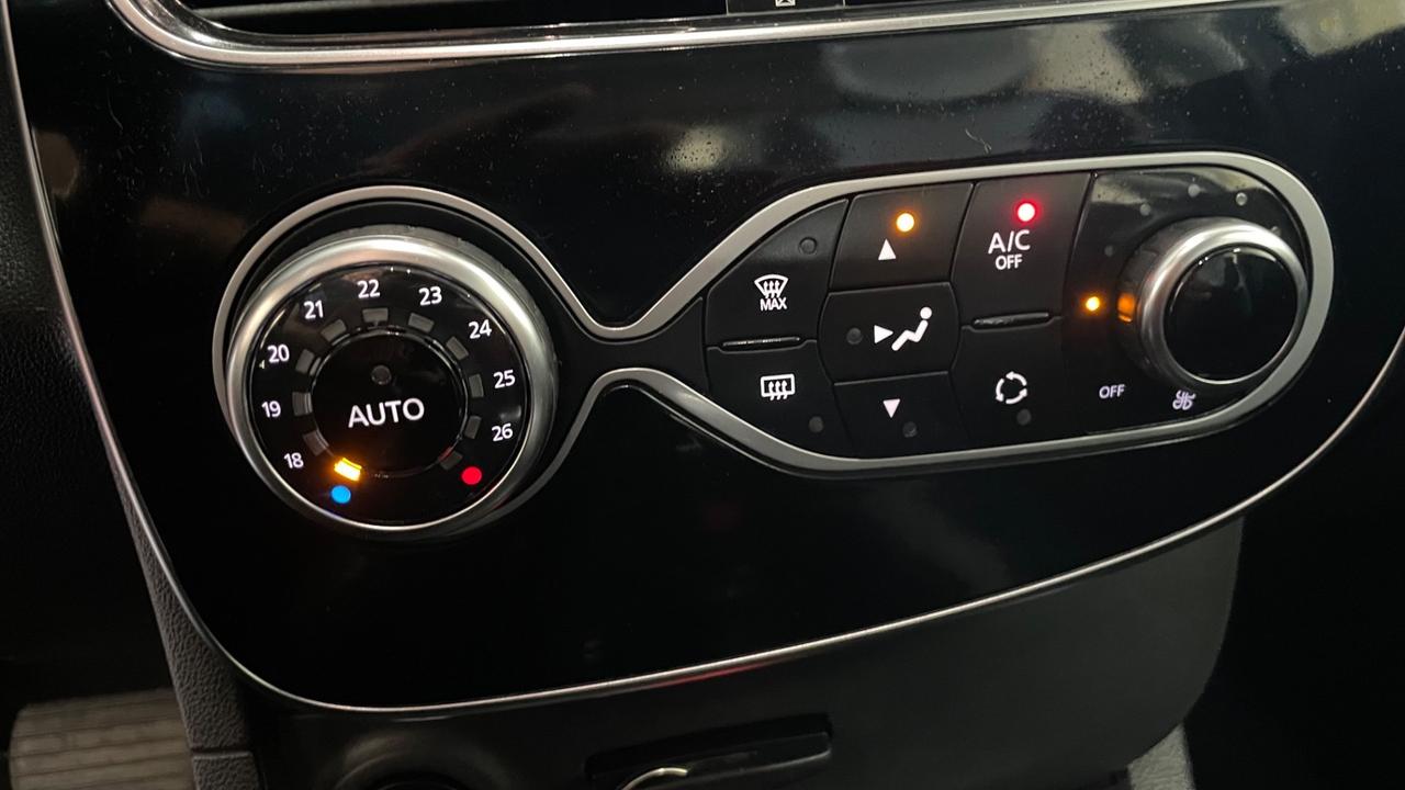 Renault Clio TCe 120CV EDC Start&Stop 5 porte Energy Intens
