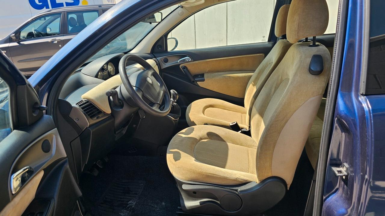 Lancia Ypsilon 1.2 Argento