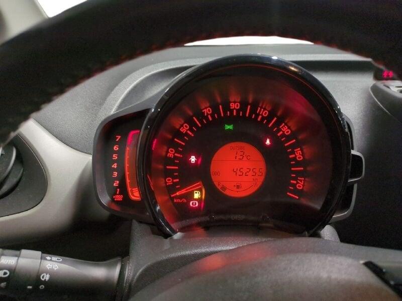 Toyota Aygo Aygo 1.0 VVT-i 69 CV 5 porte x-play TSS