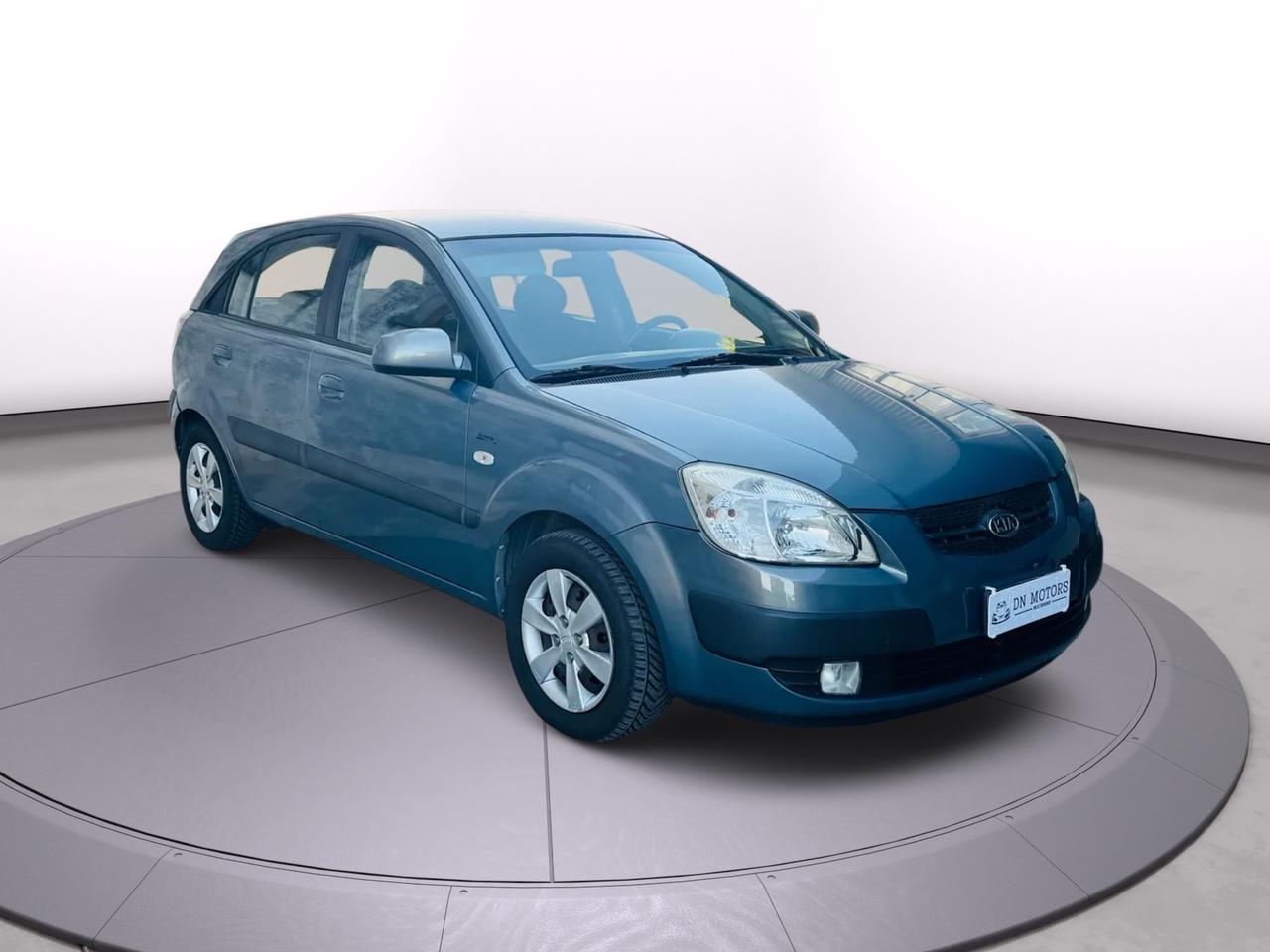 Kia Rio 1.5 CRDi 2009 190.000Km ottima per neo patentati