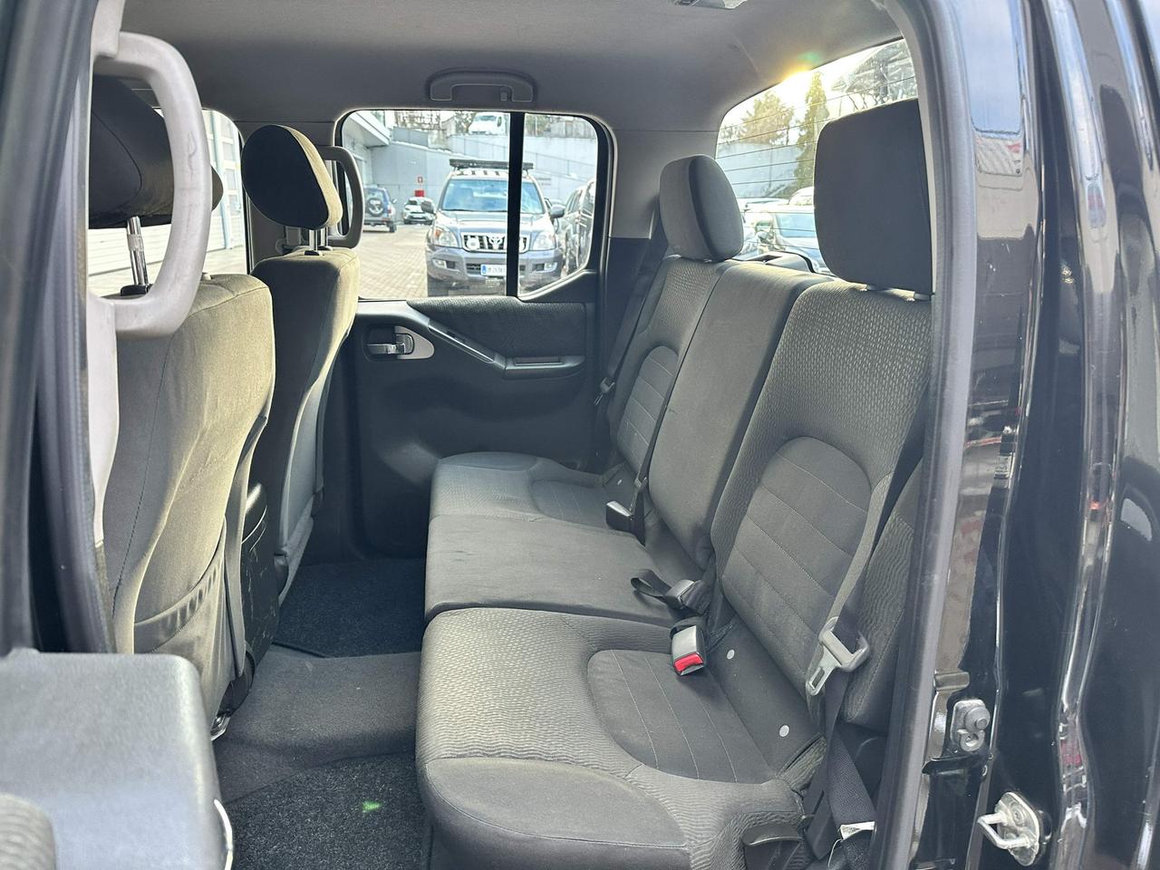 Nissan Navara 2.5 dci d.cab LE