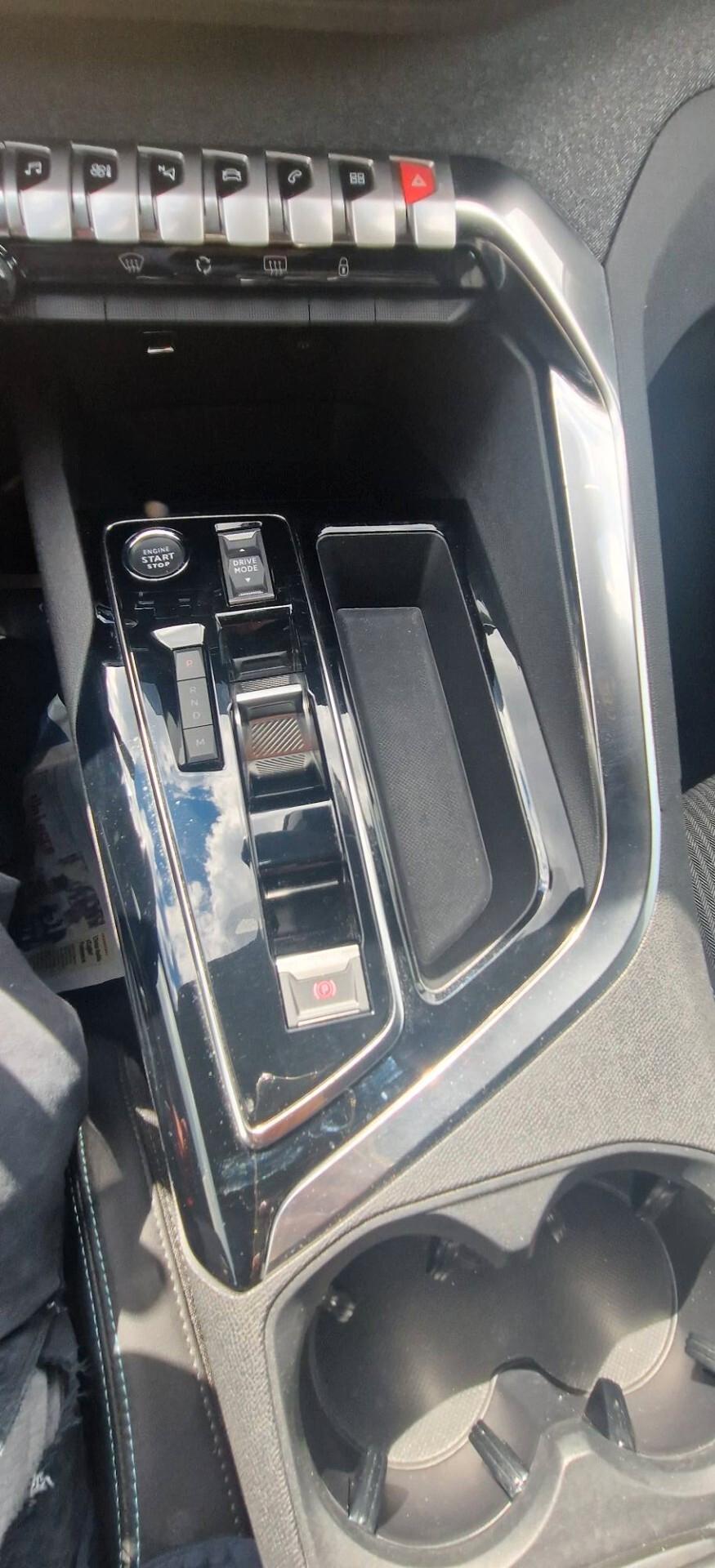 Peugeot 3008 1.5 diesel 130cv AUTOMATICA ANNO 09/23 ALLURE ITALIANA