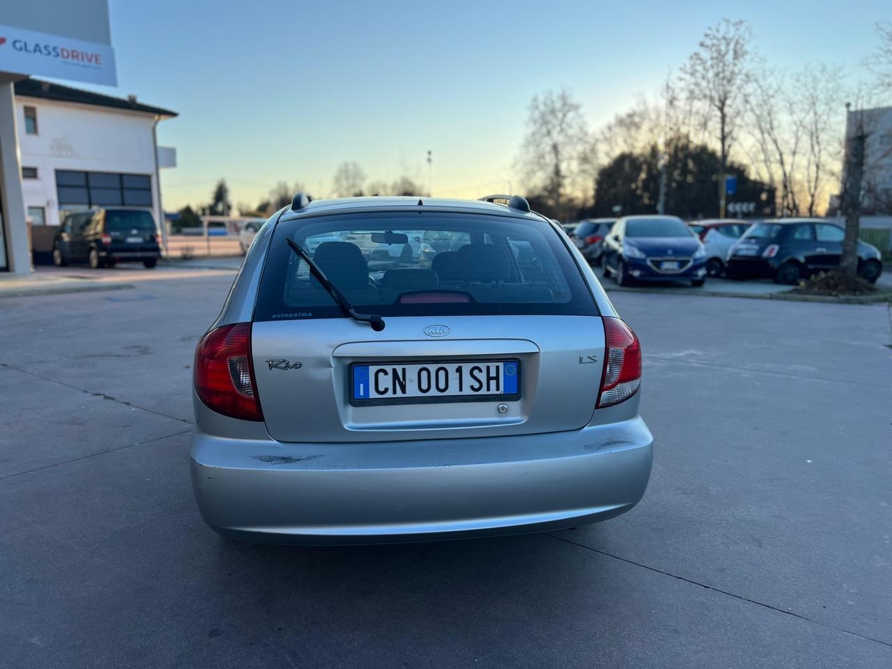 Kia Rio 1.5i 16V cat 5 porte LS Top