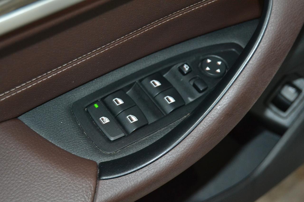 Bmw X1 sDrive18d xLine Plus Navi/Pelle/LED