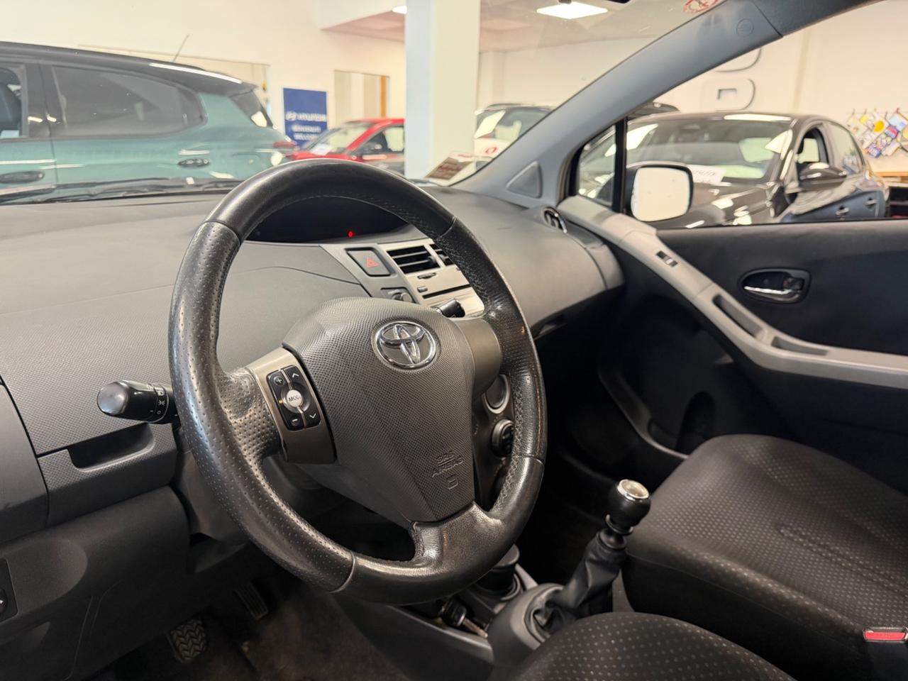 Toyota Yaris 1.0 5 porte Sol
