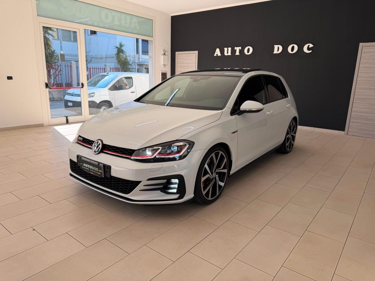 Volkswagen Golf GTI Performance 2.0 245 CV TSI DSG 3p. BMT