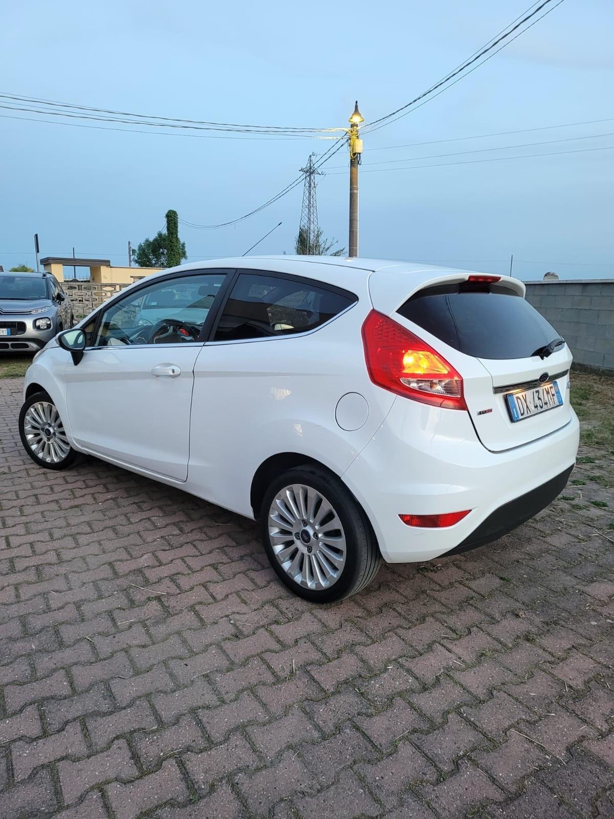 Ford Fiesta 1.4 TDCi 68CV 3 porte Titanium
