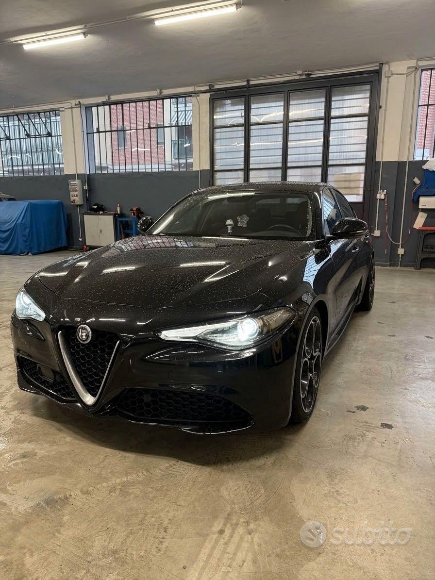 Giulia Q2 180CV Pelle Rossa MY20