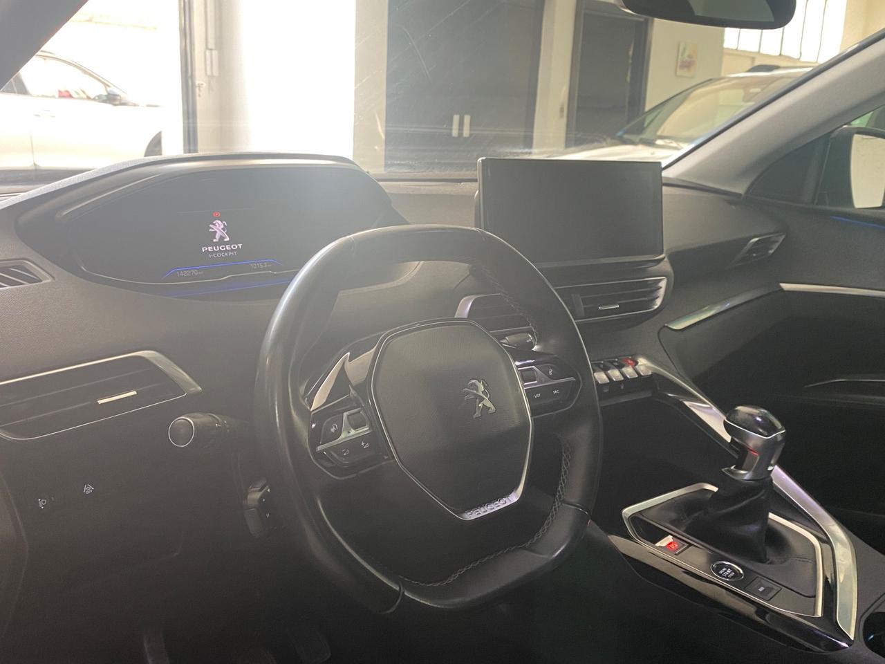 Peugeot 3008 ALLURE park