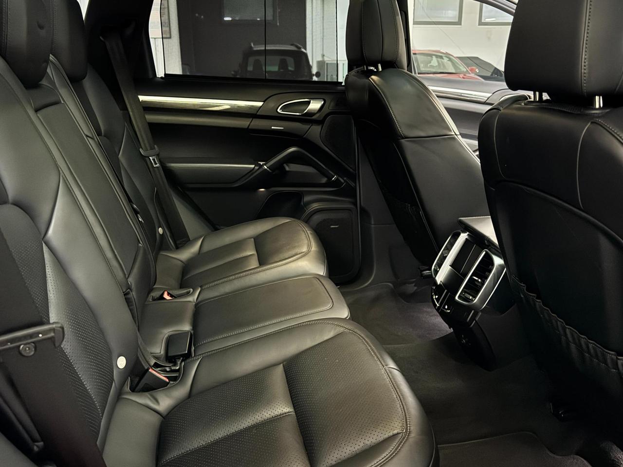 Porsche Cayenne 3.0 e-hybrid S tiptronic