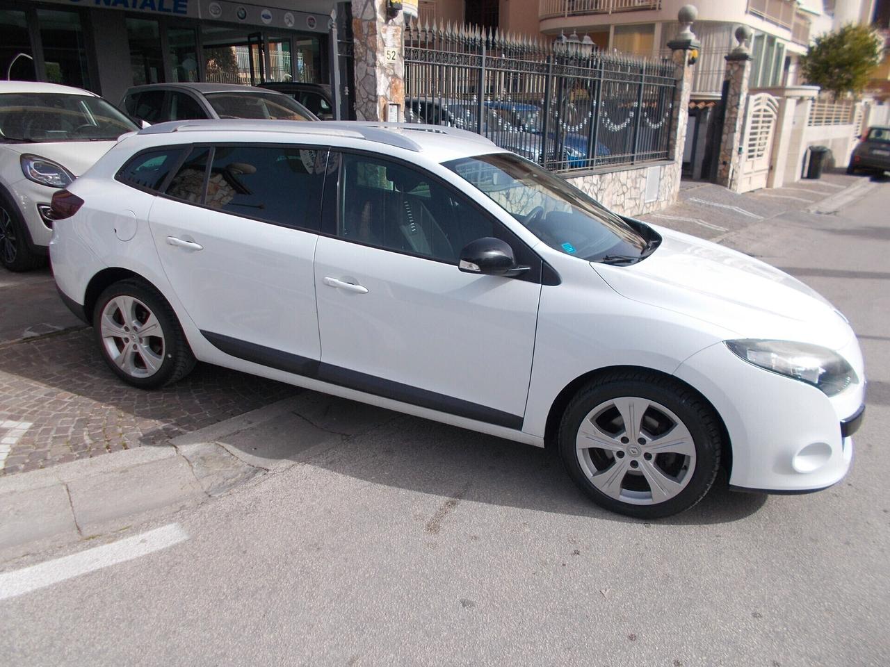 Renault Megane M&eacute;gane 1.5 dCi 110CV SporTour Attractive