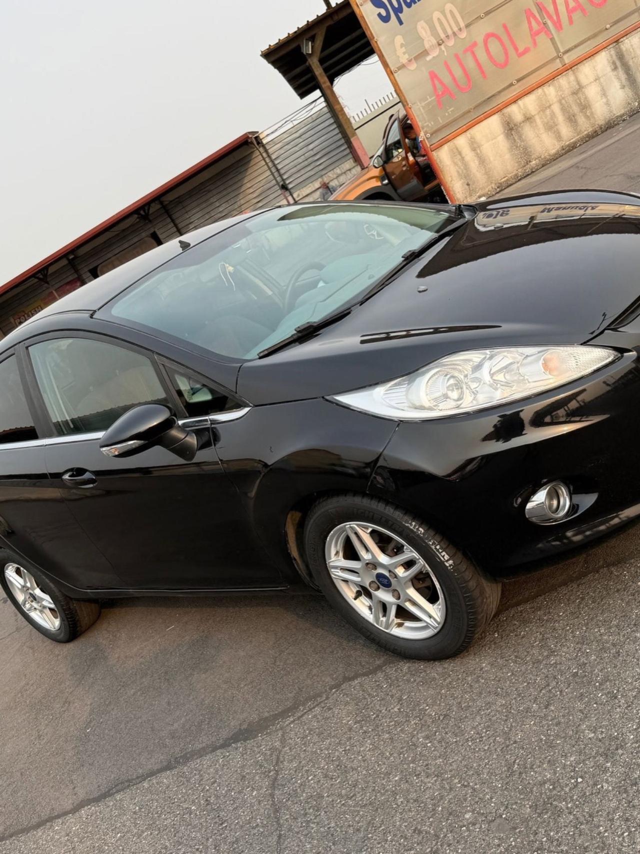 Ford Fiesta 1.4 TDCi 5p. Finanziabile senza busta paga !Basta essere censiti!