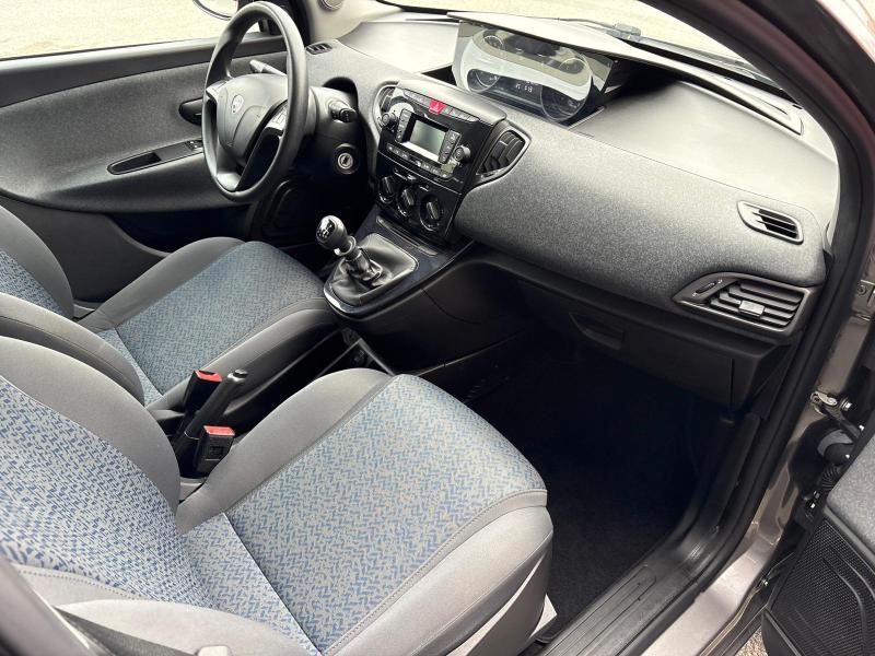 Lancia Ypsilon 1.0 firefly hybrid Gold s&s 70cv ADATTA NEOPATENTATI