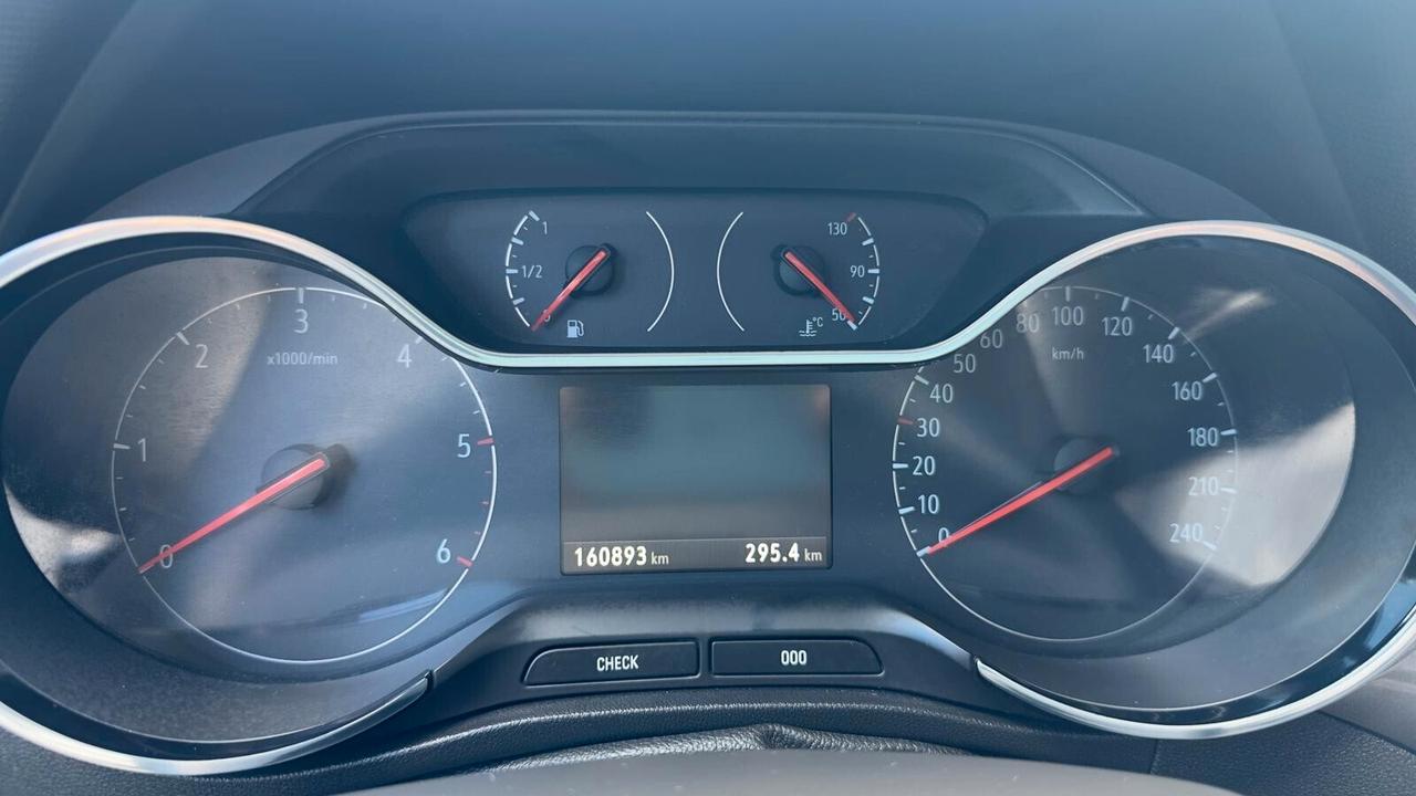 Opel Crossland X 1.5 ECOTEC D 102 CV S&S 2019 Leggi testo