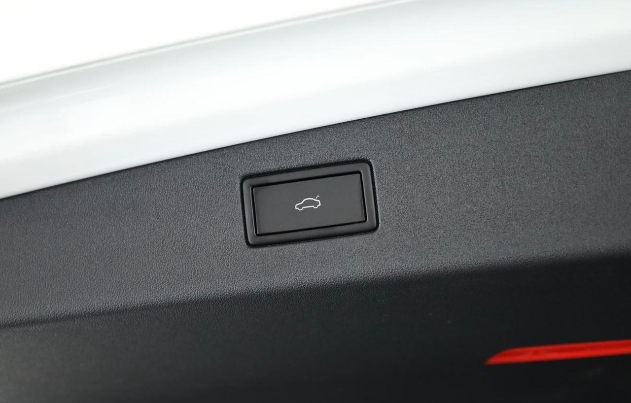 Volkswagen Tiguan 2.0TDi DSG R Line Navi Tetto Cerchi neri