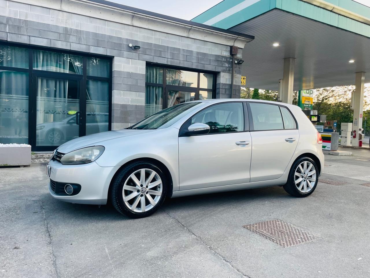 Volkswagen Golf 1.6 TDI DPF DSG 5p. Highline