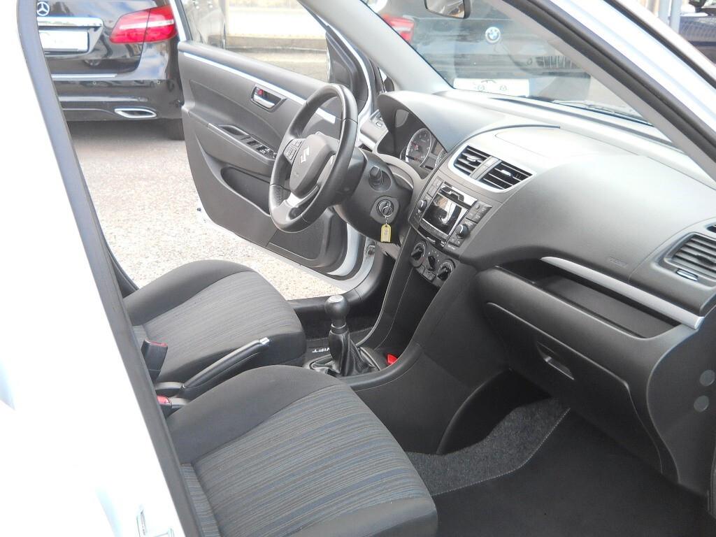 Suzuki Swift 1.3 DDiS 5 porte B-Top Bi-Color
