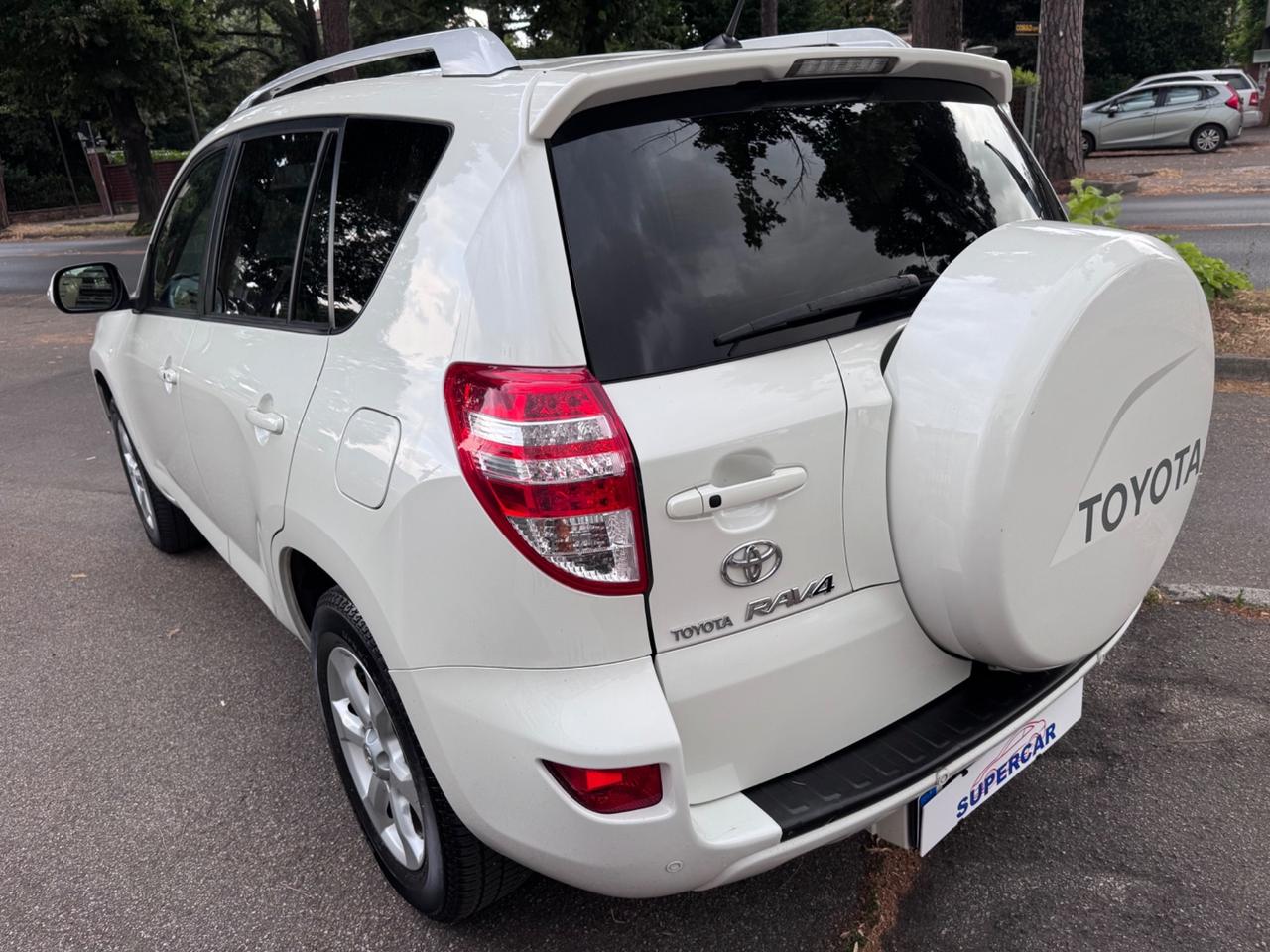 Toyota RAV4 2.2 D-4D 4X4 neopaten garanzia 12 mesi