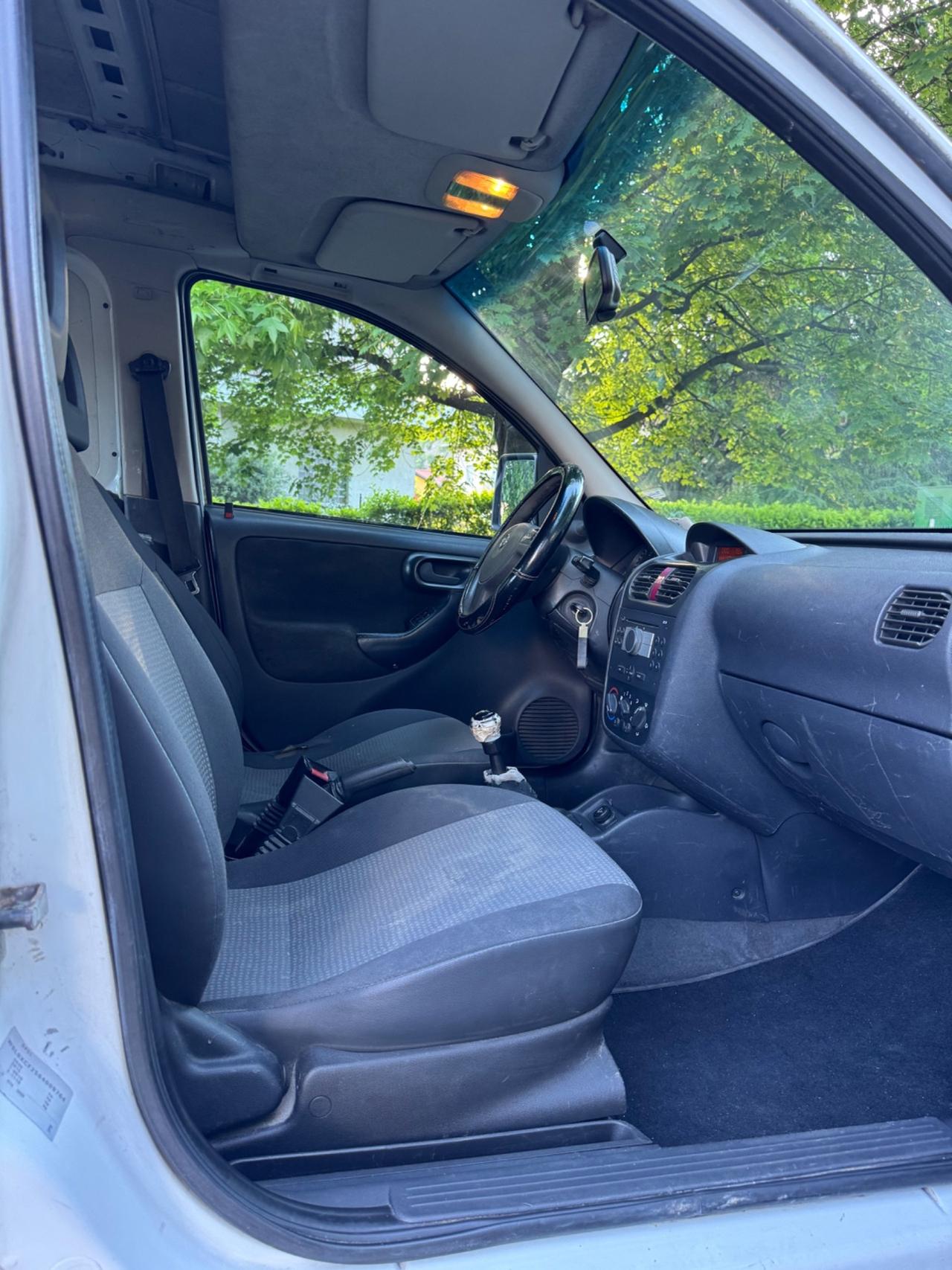 Opel combo 1.3 diesel manuale consumi bassi