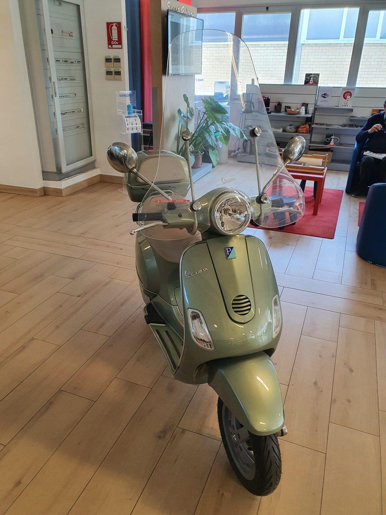 Piaggio Vespa ,