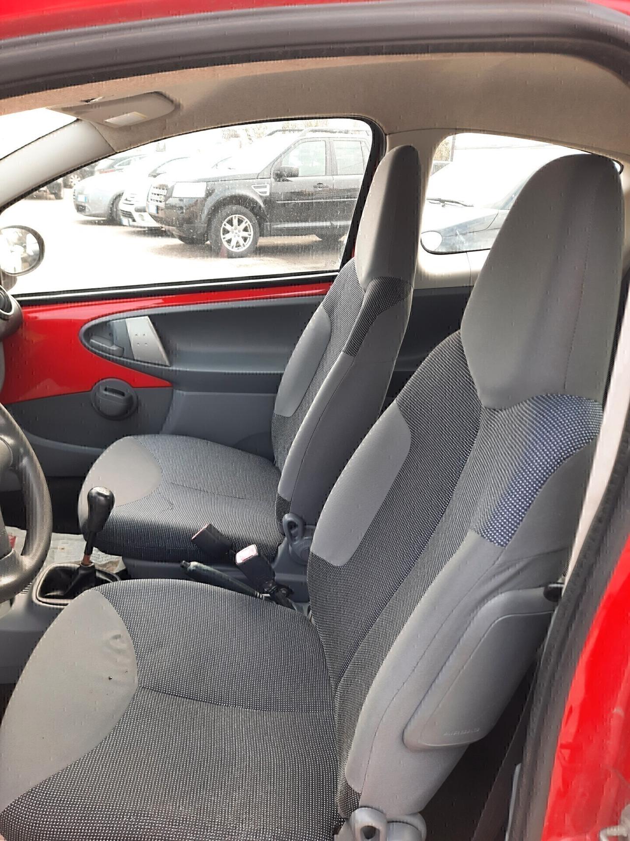 Peugeot 107 1.0 68 CV 12 mesi garanzia