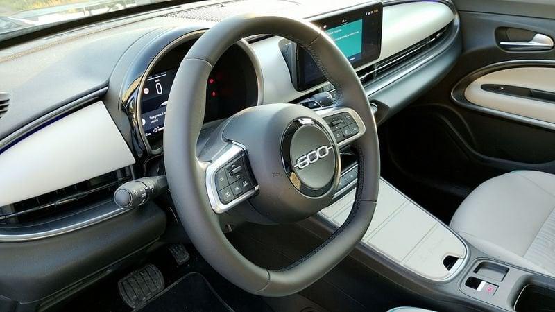 FIAT 600 Hybrid MHEV La Prima